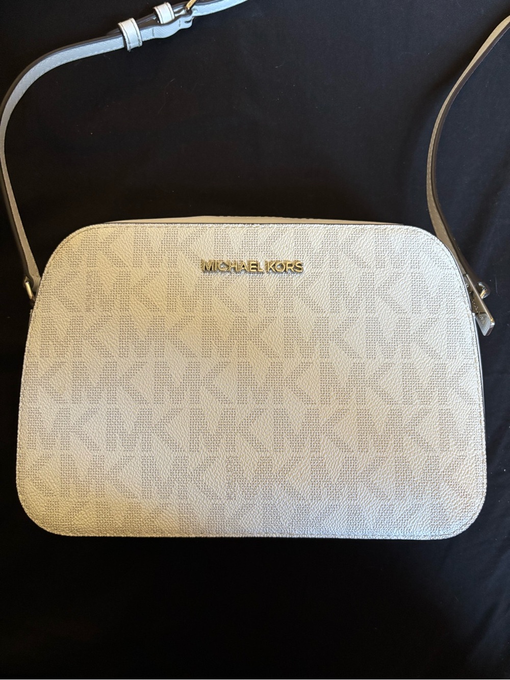 ✨ MK Monogram Crossbody — cute white bag alert ✨